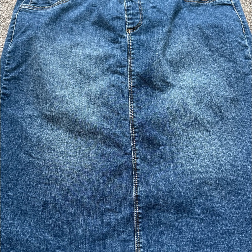Stylish Blue Denim Skirt